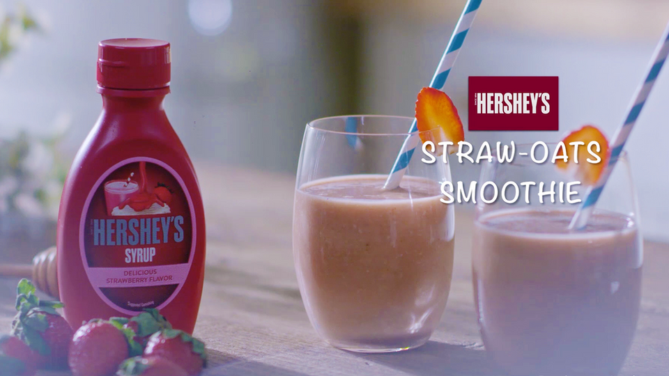 #AtHomeWithHersheys - Strawberry Oats Smoothie